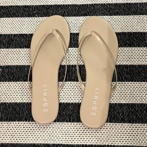 Women’s Nude Flip Flops NWOT